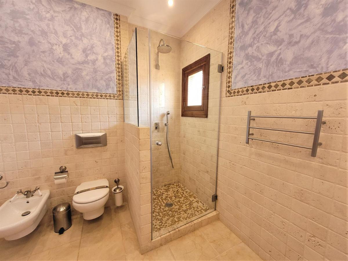 Villa With Private Pool And Tennis Court 150 Metres From The Sea-villa El Olivo Dénia