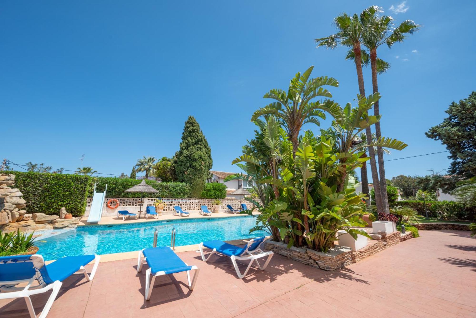Villa With Private Pool And Tennis Court 150 Metres From The Sea-villa El Olivo Dénia
