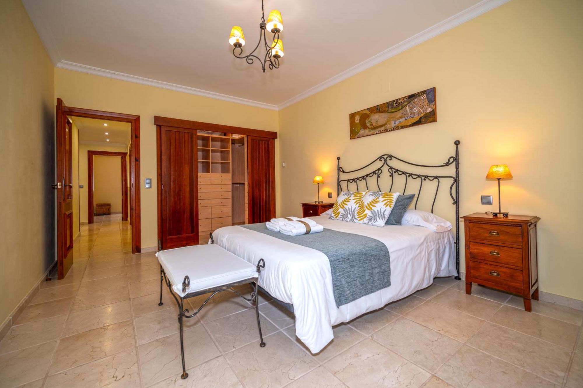With Private Pool And Tennis Court 150 Metres From The Sea-villa El Olivo * Dénia